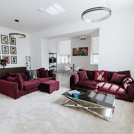 Bobbin Row - Grade 2 Listed Property With A Beautiful Design With Access To Leeds Лідс Екстер'єр фото