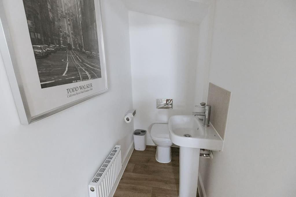 Bobbin Row - Grade 2 Listed Property With A Beautiful Design With Access To Leeds Лідс Екстер'єр фото